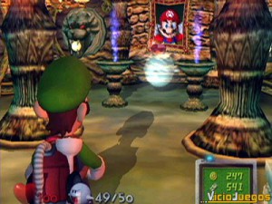 El malvado Rey Boo es el que ha liado todo y a atrapado a Mario en un cuadro. ¡Luigi al rescateee!